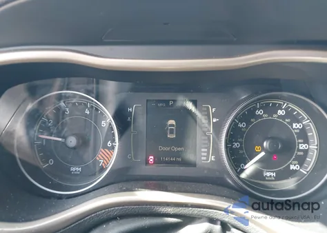 2014 Jeep Cherokee Latitude z USA, uszkodzony, nr VIN 1C4PJMCB9EW126152